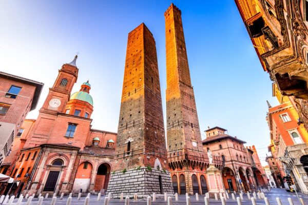 Bologna Torri Degli Asinelli — Gems of Italy luxury tour by Italy Travel Specialist