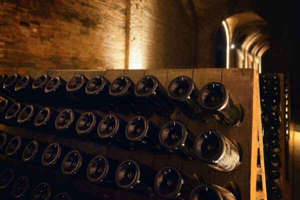 its-italy-in-a-glass-07-sparkling-wine-cellar-pupitre