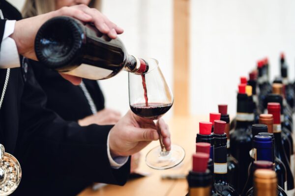 its-italy-in-a-glass-14-alba-wine-sommelier-tasting