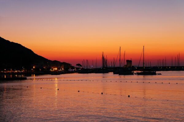 its-italy-in-a-glass-48-elba-island-marciana-sunset